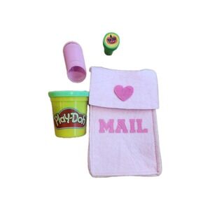 Play-Doh Playset with Pink Felt Mail Pouch - Play-Doh Yellow & Pink